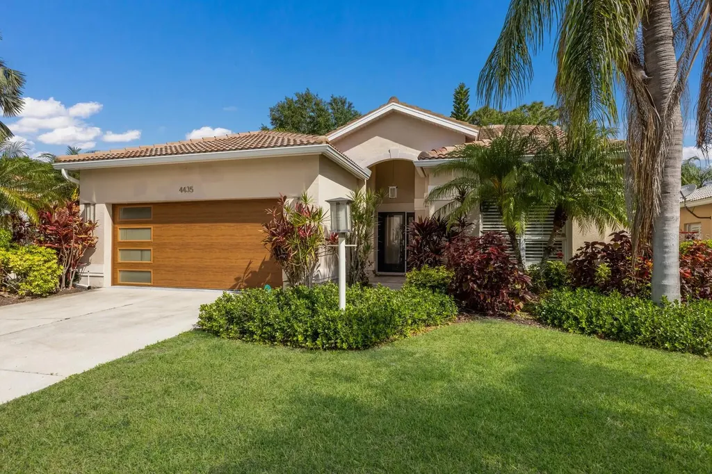 4435 Beauchamp Court Sarasota FL 34243