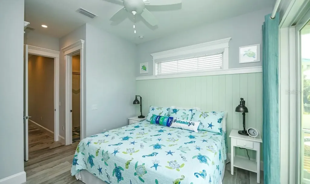 212 72nd Holmes Beach FL 34217