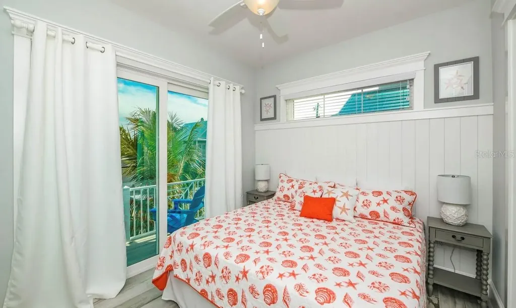 212 72nd Holmes Beach FL 34217