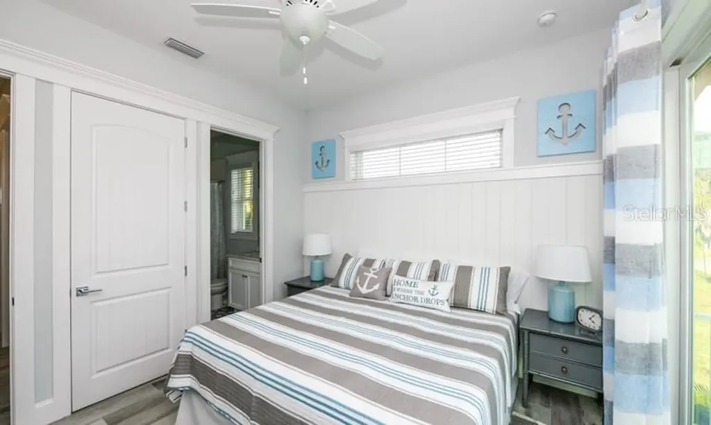 212 72nd Holmes Beach FL 34217