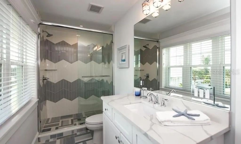 212 72nd Holmes Beach FL 34217