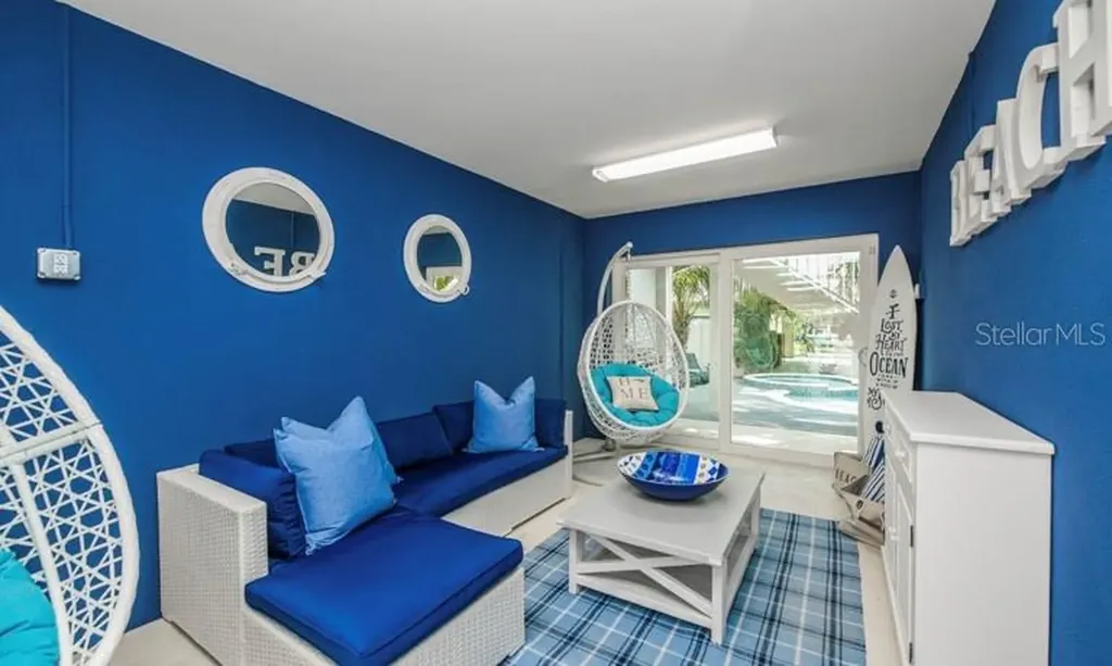 212 72nd Holmes Beach FL 34217