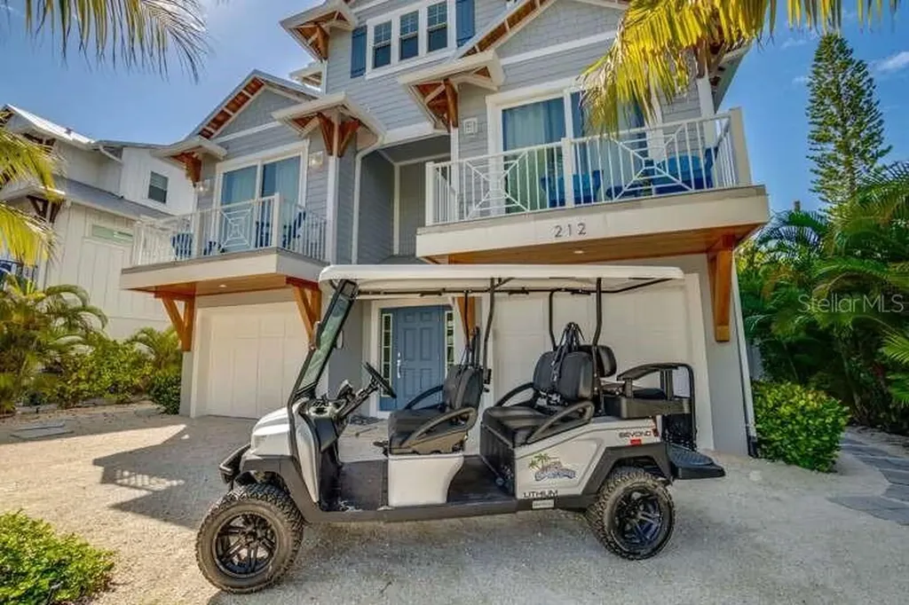 212 72nd Holmes Beach FL 34217