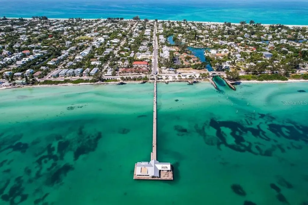 212 72nd Holmes Beach FL 34217