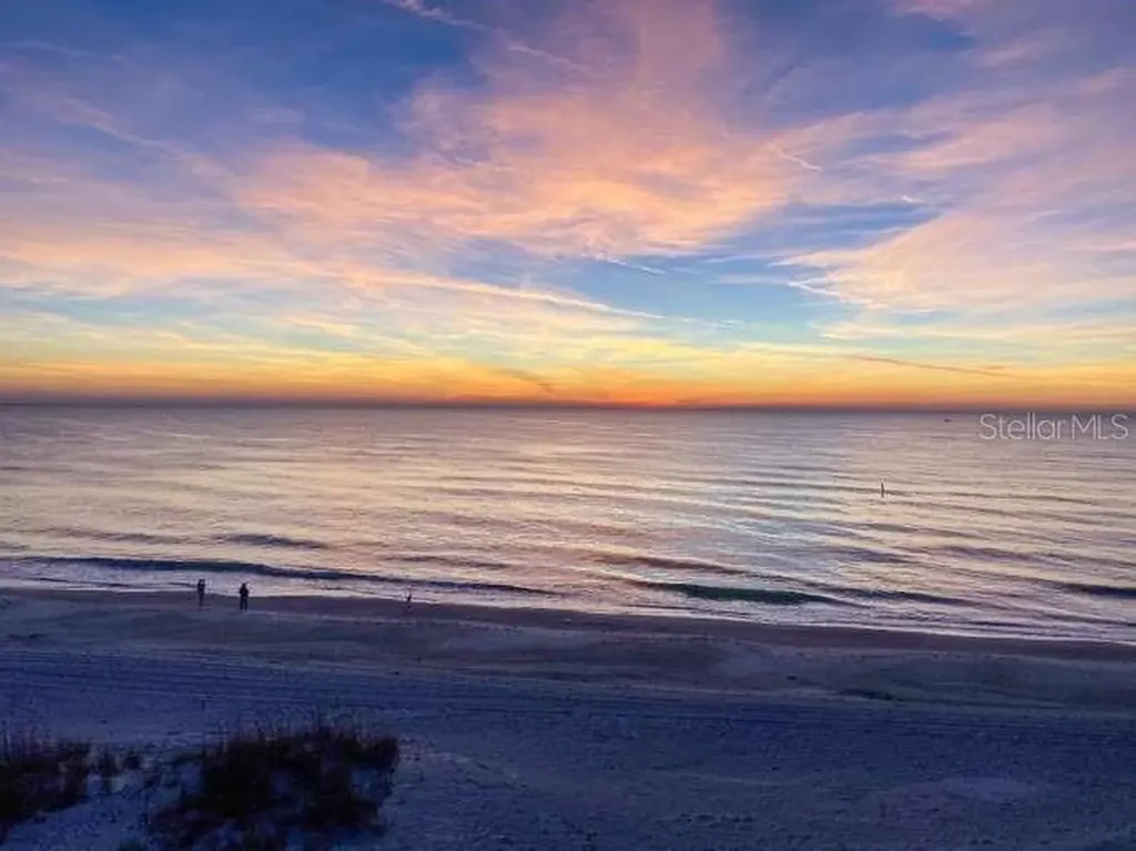 212 72nd Holmes Beach FL 34217
