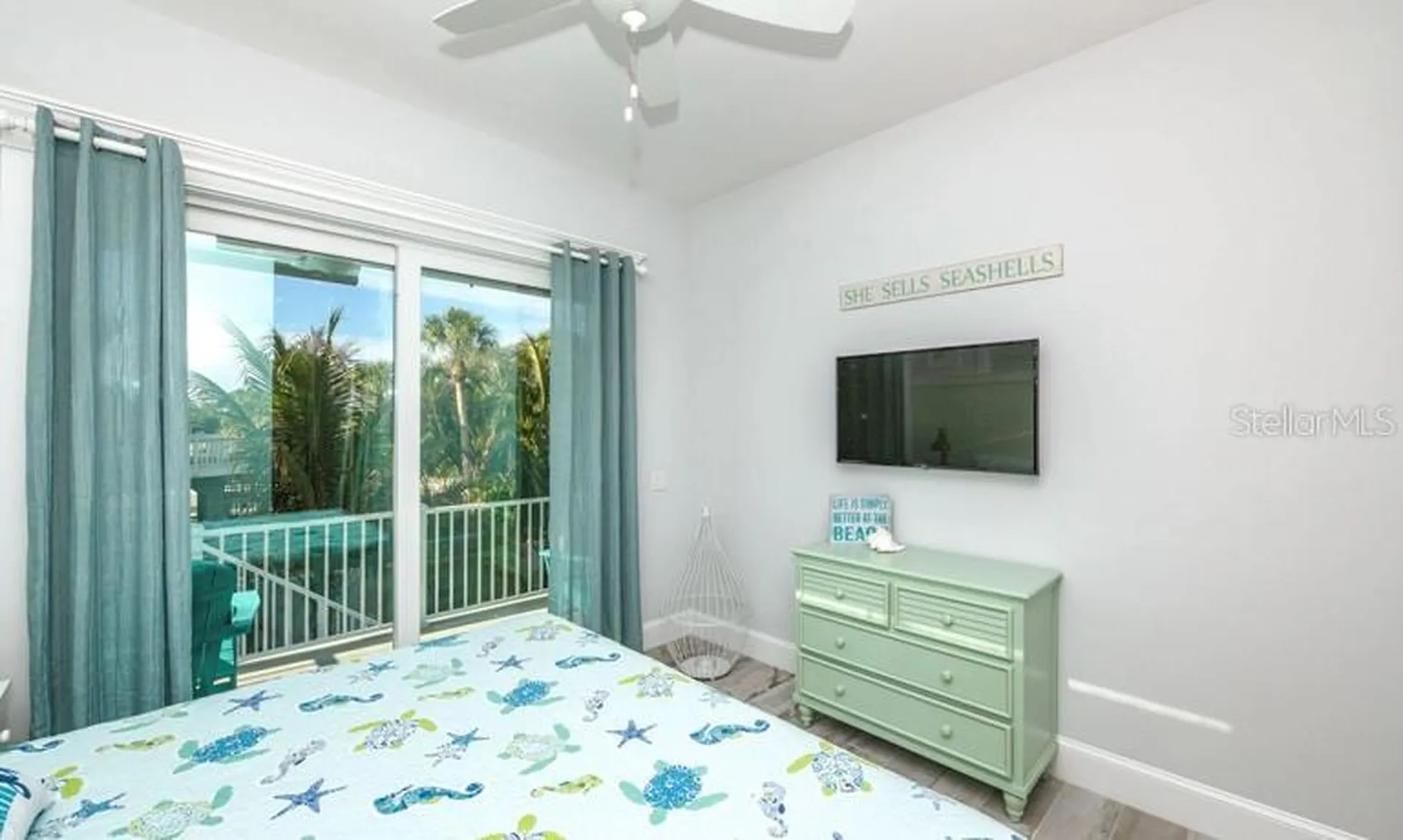 212 72nd Holmes Beach FL 34217