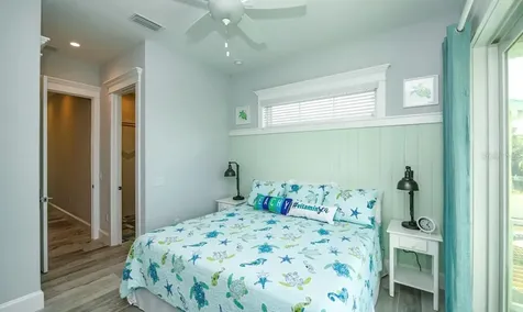 212 72nd Holmes Beach FL 34217