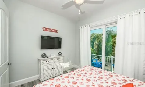 212 72nd Holmes Beach FL 34217