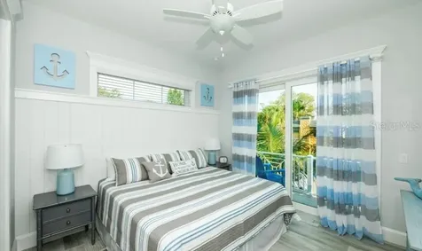 212 72nd Holmes Beach FL 34217