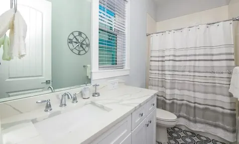 212 72nd Holmes Beach FL 34217