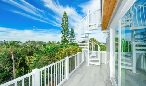 212 72nd Holmes Beach FL 34217