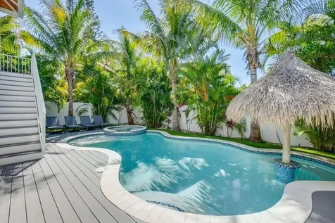 212 72nd Holmes Beach FL 34217