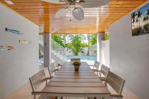 212 72nd Holmes Beach FL 34217
