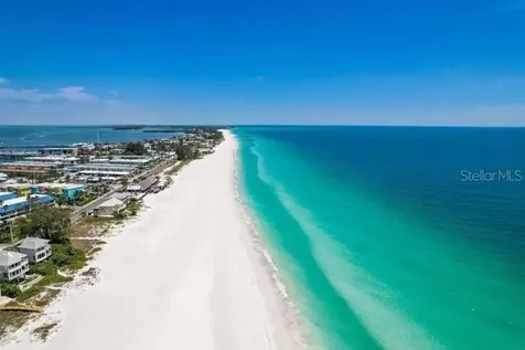 212 72nd Holmes Beach FL 34217