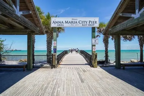 212 72nd Holmes Beach FL 34217