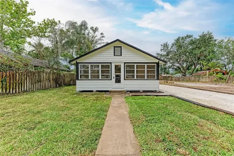 1016 38th Street W Bradenton FL 34205