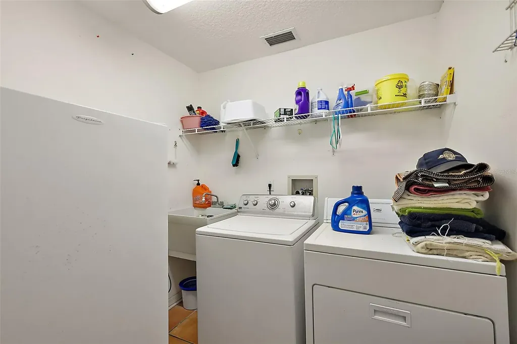 27011 SE Highway 42 Umatilla FL 32784