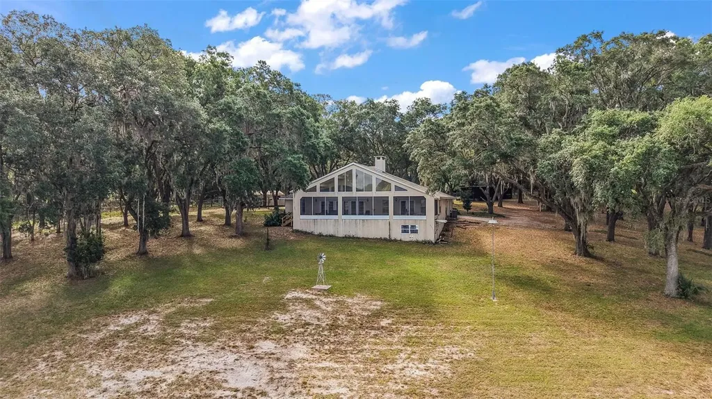 27011 SE Highway 42 Umatilla FL 32784