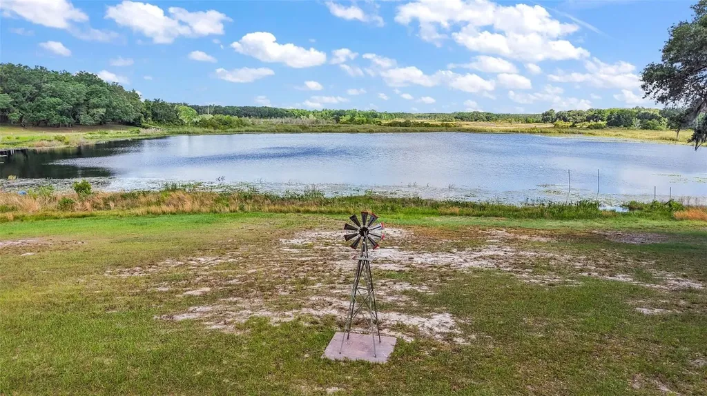 27011 SE Highway 42 Umatilla FL 32784