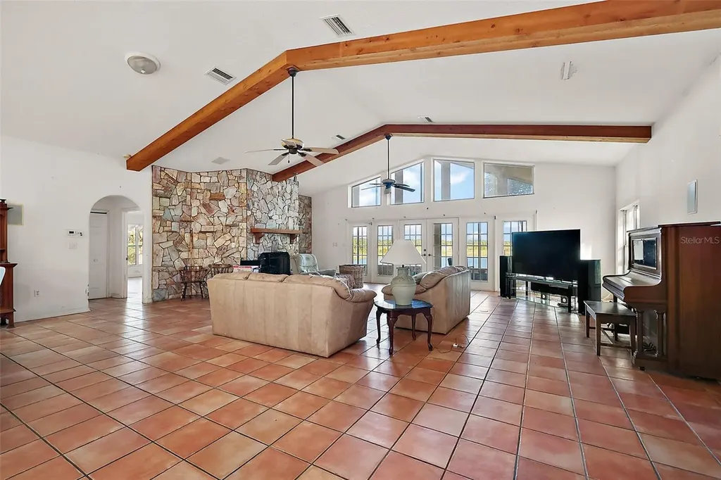27011 SE Highway 42 Umatilla FL 32784