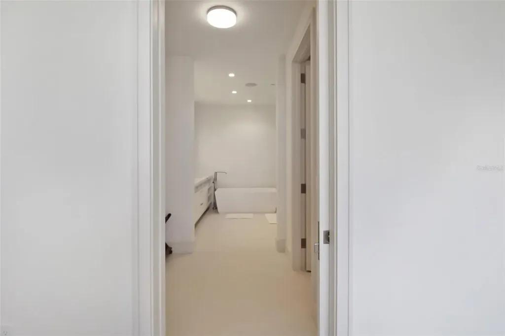 1591 Gulf Of Mexico Drive Longboat Key FL 34228