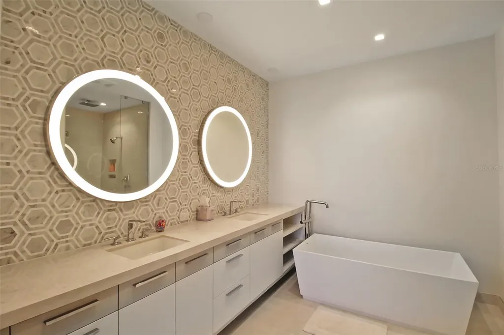 1591 Gulf Of Mexico Drive Longboat Key FL 34228