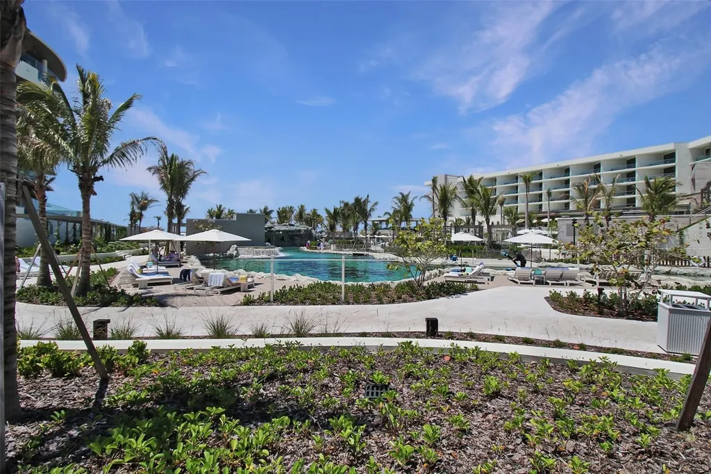 1591 Gulf Of Mexico Drive Longboat Key FL 34228