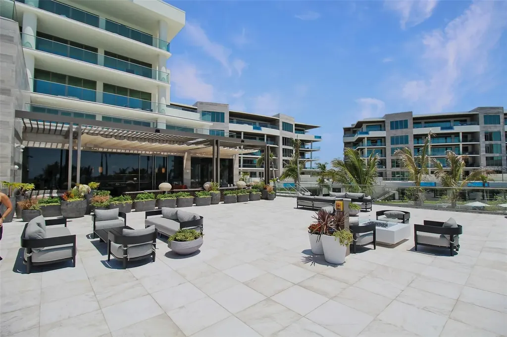 1591 Gulf Of Mexico Drive Longboat Key FL 34228