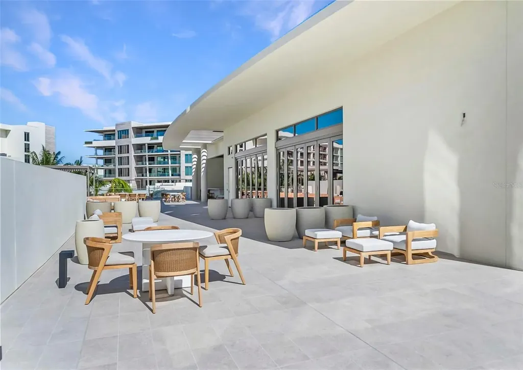 1591 Gulf Of Mexico Drive Longboat Key FL 34228