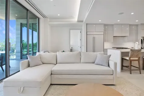 1591 Gulf Of Mexico Drive Longboat Key FL 34228