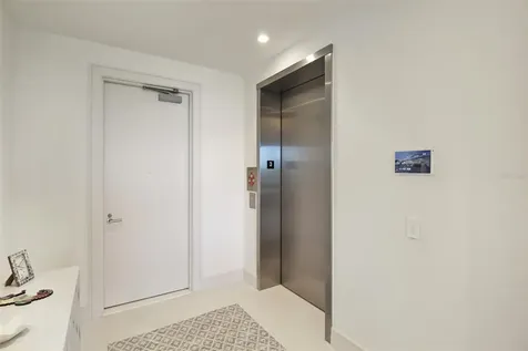 1591 Gulf Of Mexico Drive Longboat Key FL 34228