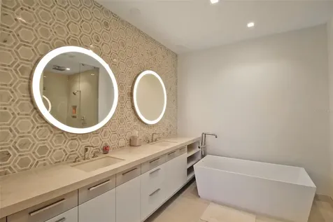 1591 Gulf Of Mexico Drive Longboat Key FL 34228