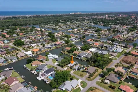 6 Crossleaf Court E Palm Coast FL 32137