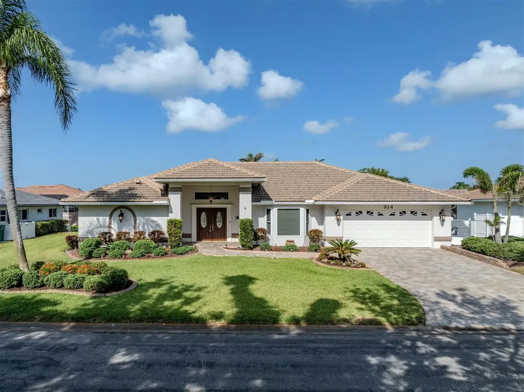 314 Oakwood Circle Englewood FL 34223