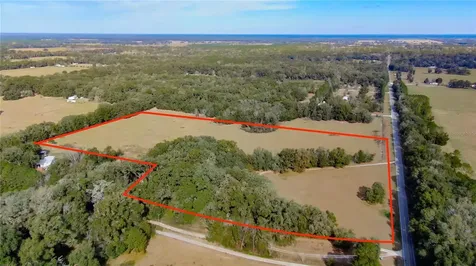 2524 SW 266th Street Newberry FL 32669