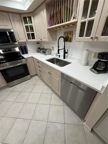 1 Key Capri Treasure Island FL 33706