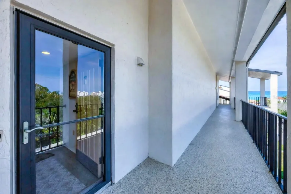6285 Midnight Pass Road Sarasota FL 34242