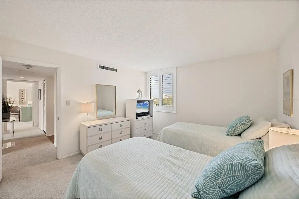 6285 Midnight Pass Road Sarasota FL 34242