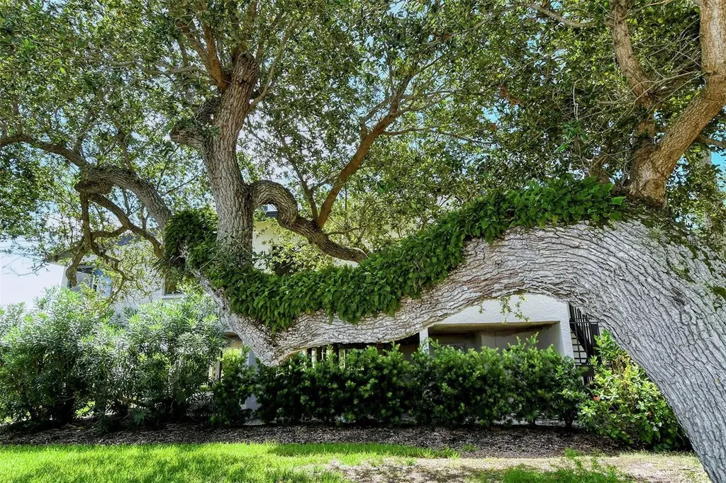 6285 Midnight Pass Road Sarasota FL 34242