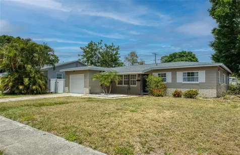 211 80th Avenue N St Petersburg FL 33702