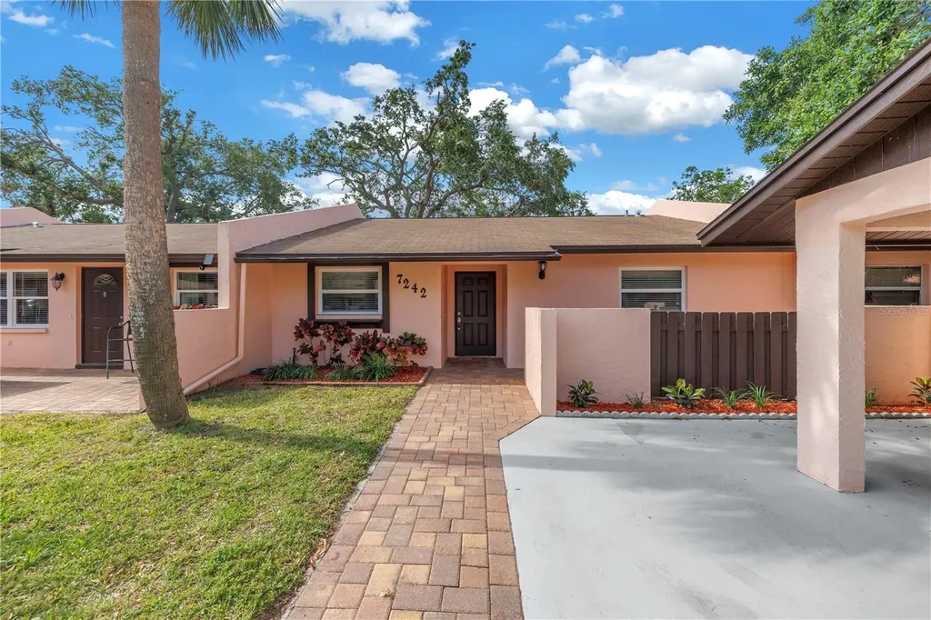 7242 55th Avenue N St Petersburg FL 33709