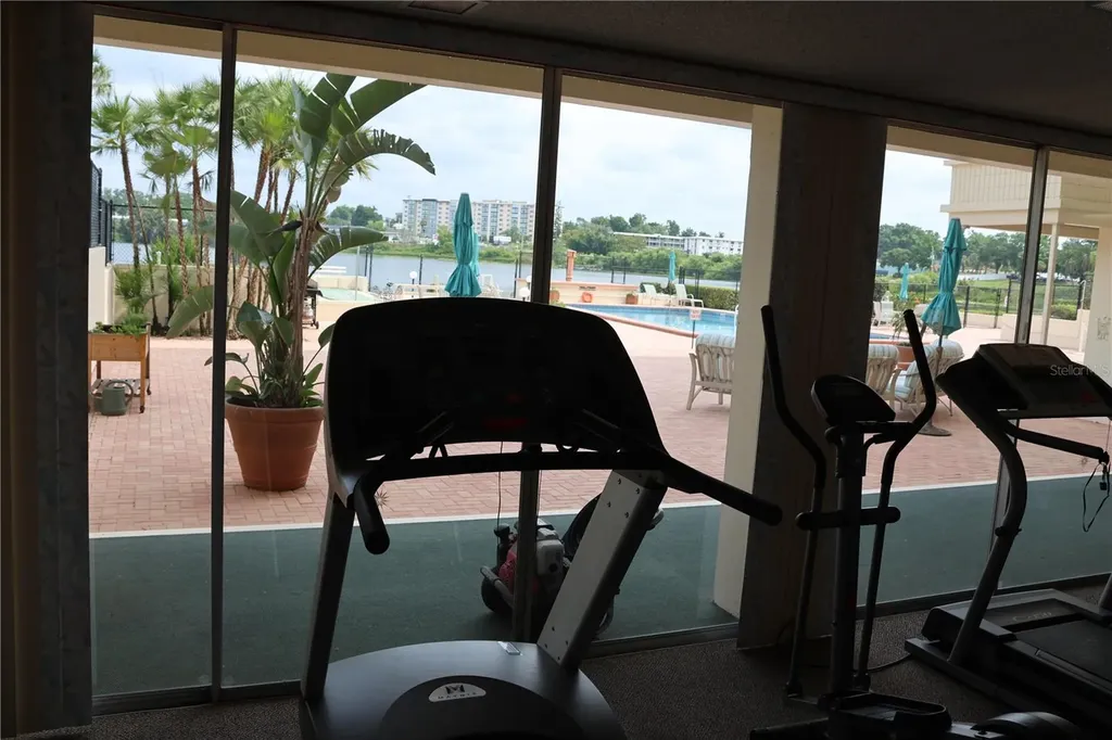 700 Mirror Terrace NW Winter Haven FL 33881