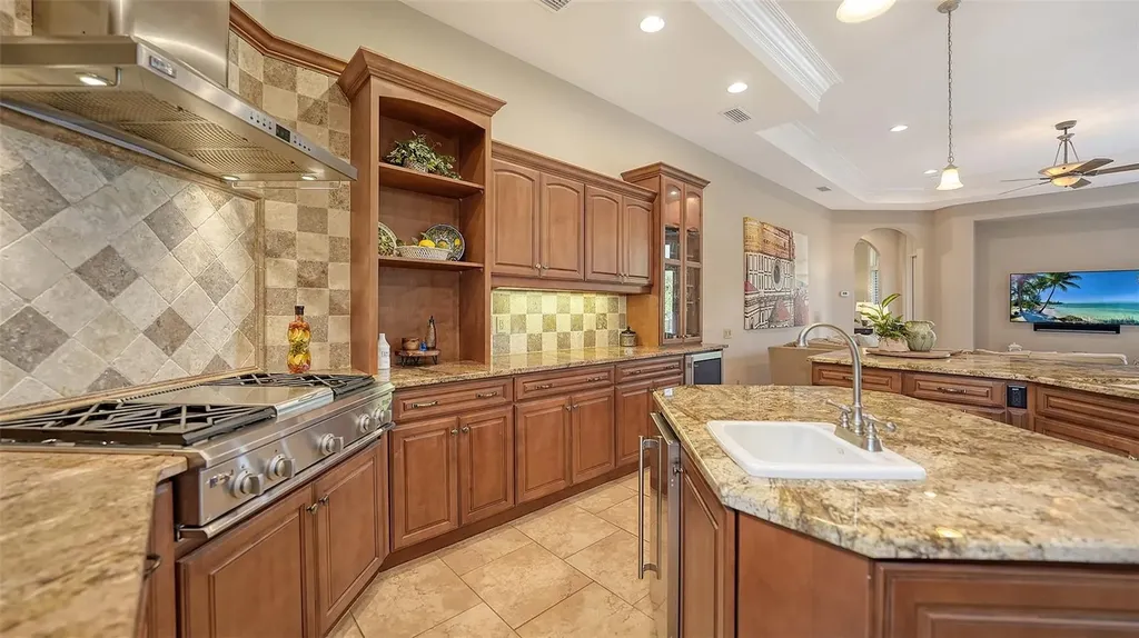 8016 Bounty Lane Bradenton FL 34202