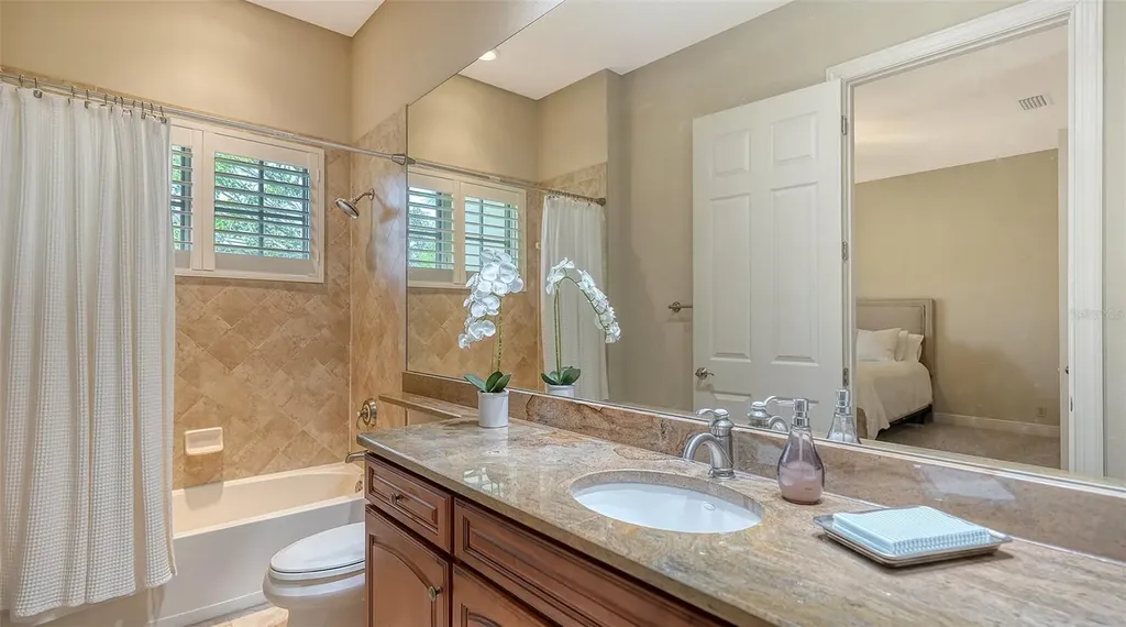 8016 Bounty Lane Bradenton FL 34202
