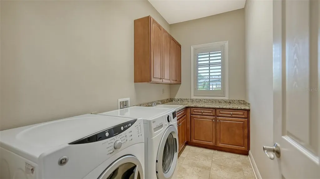 8016 Bounty Lane Bradenton FL 34202