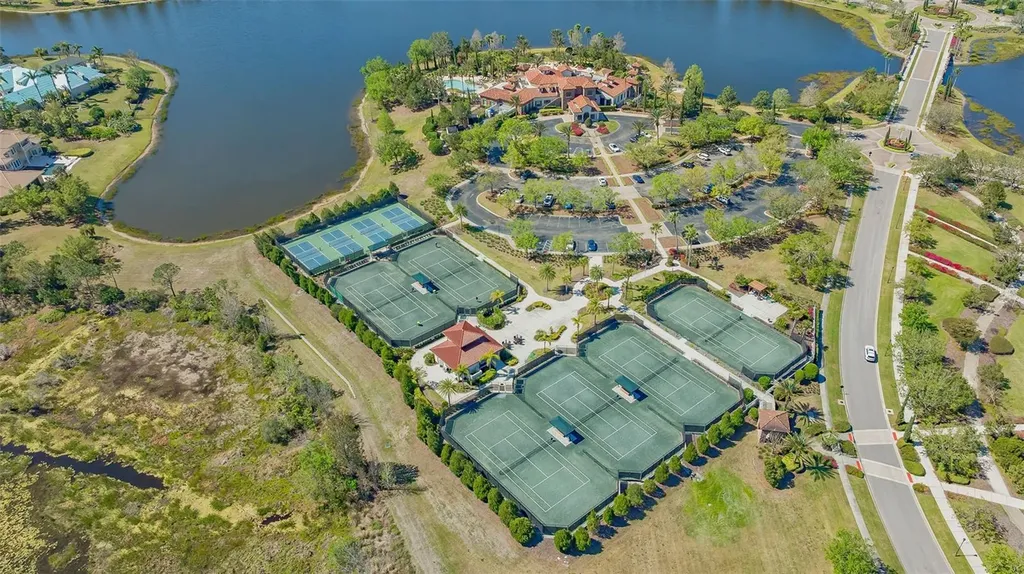 8016 Bounty Lane Bradenton FL 34202