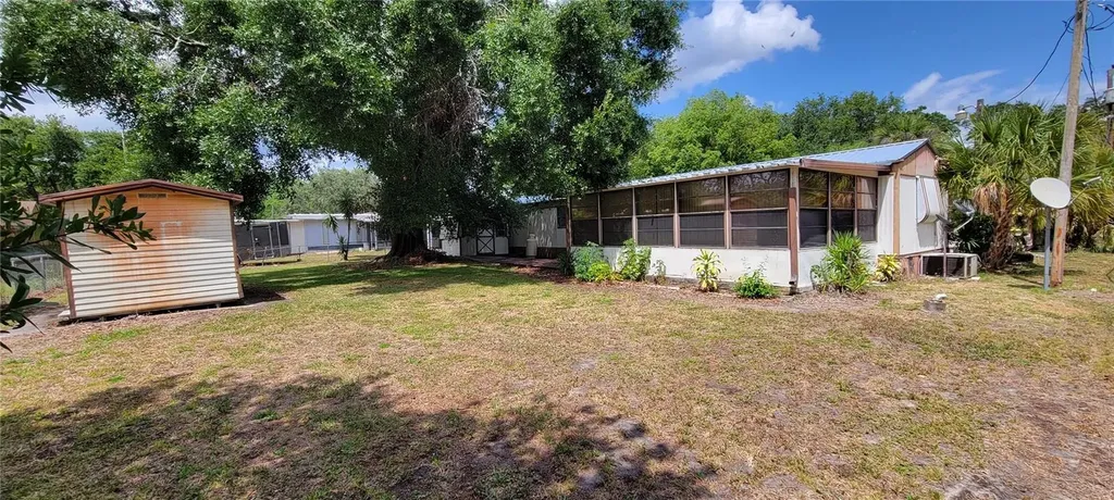 100 Pine Drive Kenansville FL 34739