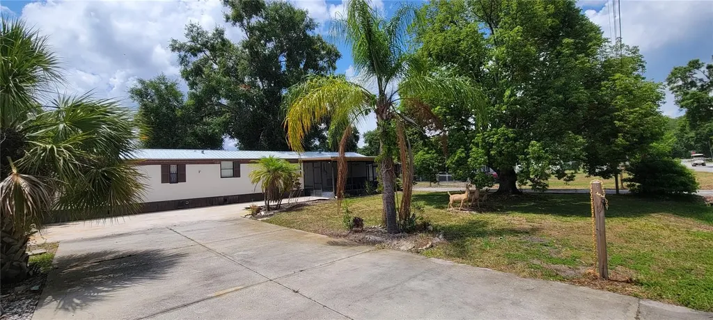 100 Pine Drive Kenansville FL 34739