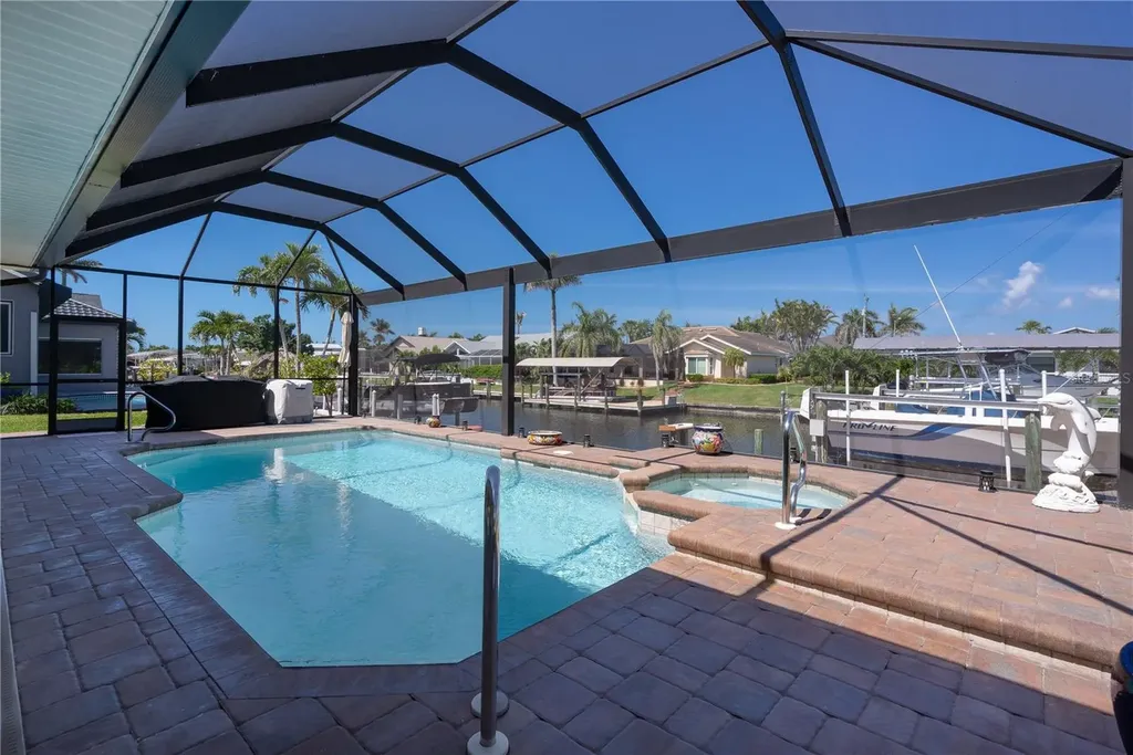 5228 SW 8th Court Cape Coral FL 33914