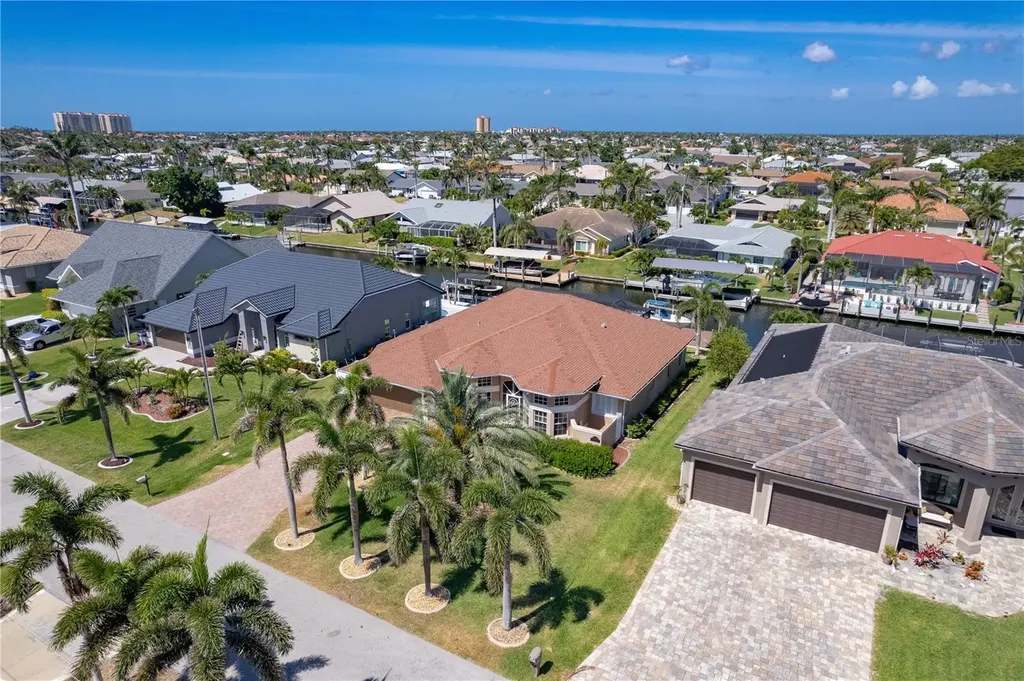 5228 SW 8th Court Cape Coral FL 33914